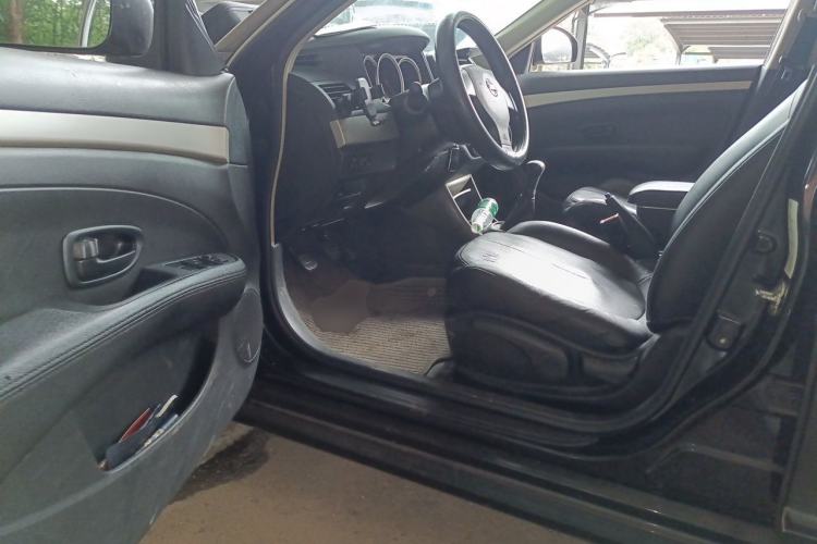 Used Nissan Sylphy 2012 Classic 1.6XE Manual Comfort Edition Driver Seat