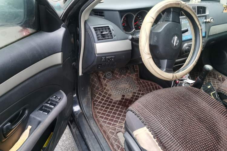 Used Nissan Sylphy 2012 Classic 1.6XE Manual Comfort Edition Driver Seat