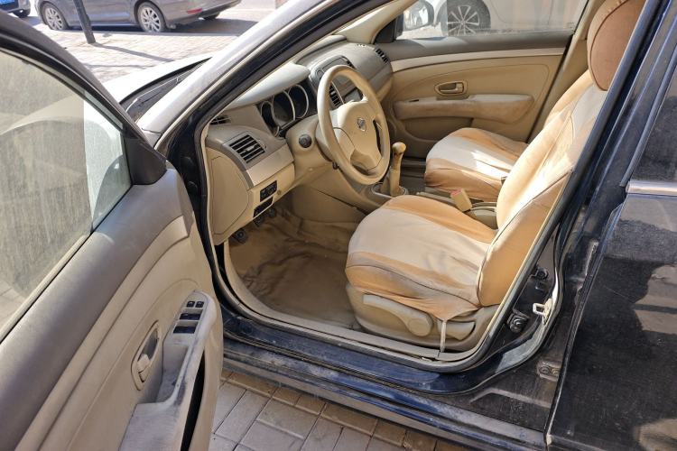 Used Nissan Sylphy 2012 Classic 1.6XE Manual Comfort Edition Driver Seat