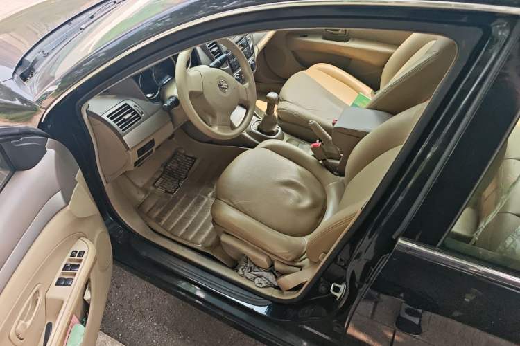 Used Nissan Sylphy 2012 Classic 1.6XE Manual Comfort Edition Driver Seat