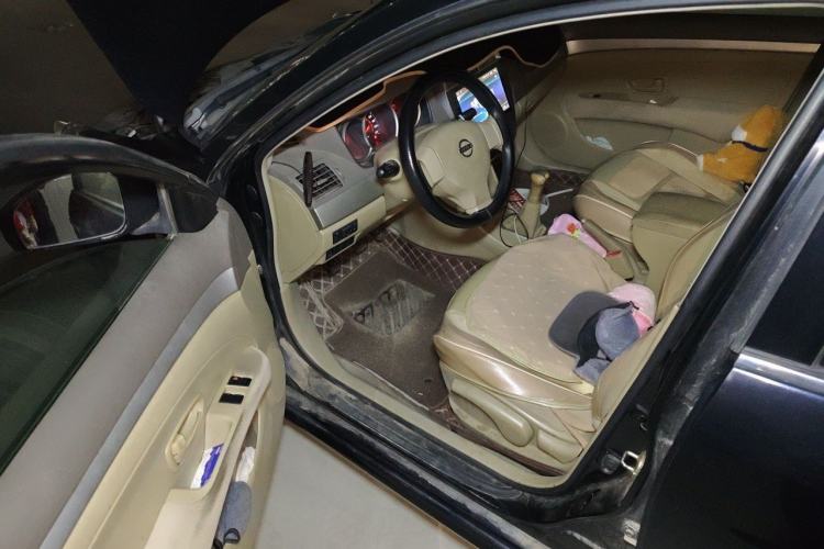 Used Nissan Sylphy 2012 Classic 1.6XE Manual Comfort Edition Driver Seat
