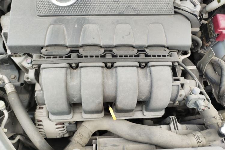 Used Nissan Sylphy 2012 1.8XL CVT Luxury Edition Engine Bay