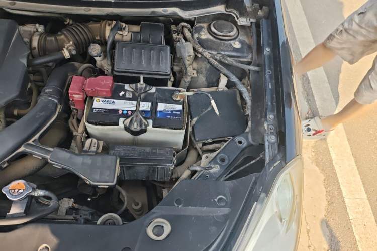 Used Nissan Sylphy 2012 Classic 1.6XE Automatic Comfort Edition Engine Bay Left