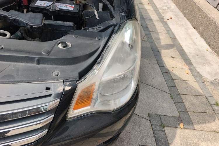 Used Nissan Sylphy 2012 Classic 1.6XE Manual Comfort Edition Engine Bay Left