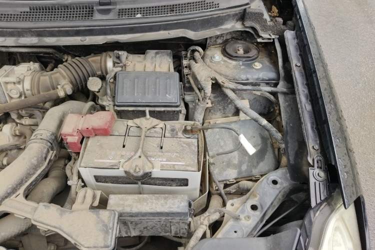 Used Nissan Sylphy 2012 Classic 1.6XE Manual Comfort Edition Engine Bay Left