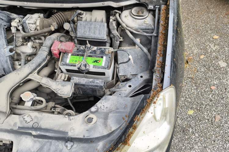 Used Nissan Sylphy 2012 Classic 1.6XE Manual Comfort Edition Engine Bay Left