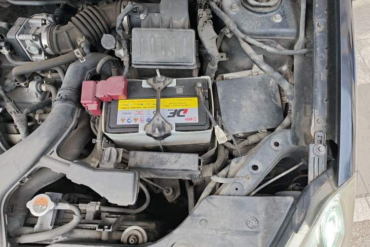 Used Nissan Sylphy 2012 Classic 1.6 XL Automatic Luxury Edition Engine Bay Left