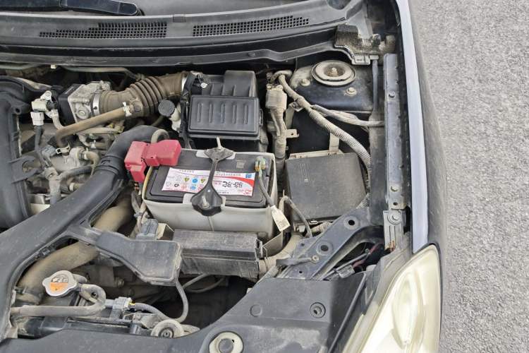 Used Nissan Sylphy 2012 Classic 1.6XE Manual Comfort Edition Engine Bay Left