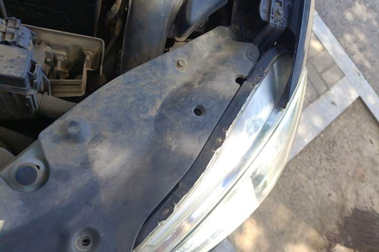 Used Nissan Sylphy 2012 1.6 XL CVT Luxury Edition Engine Bay Left