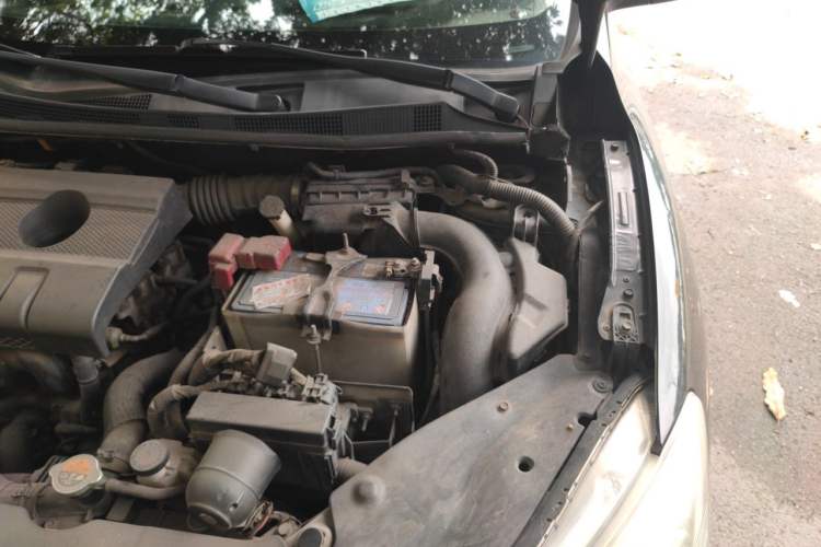 Used Nissan Sylphy 2012 1.6XE CVT Comfort Edition Engine Bay Left