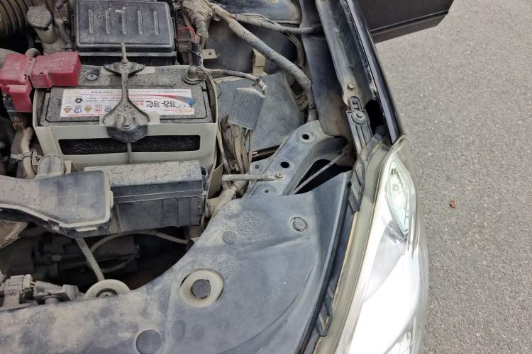 Used Nissan Sylphy 2012 Classic 1.6XE Manual Comfort Edition Engine Bay Left