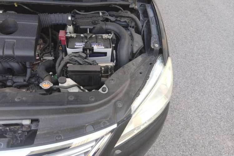 Used Nissan Sylphy 2012 1.6 XL CVT Luxury Edition Engine Bay Left