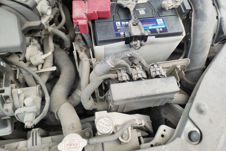 Used Nissan Sylphy 2012 1.8XL CVT Luxury Edition Engine Bay Left