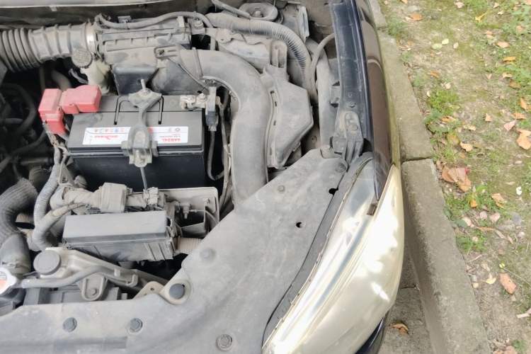 Used Nissan Sylphy 2012 1.6 XL CVT Luxury Edition Engine Bay Left