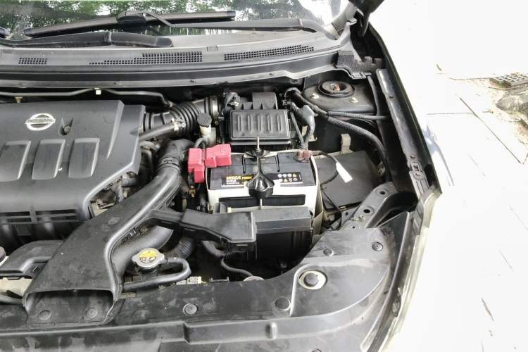 Used Nissan Sylphy 2012 1.6XE CVT Comfort Edition Engine Bay Left
