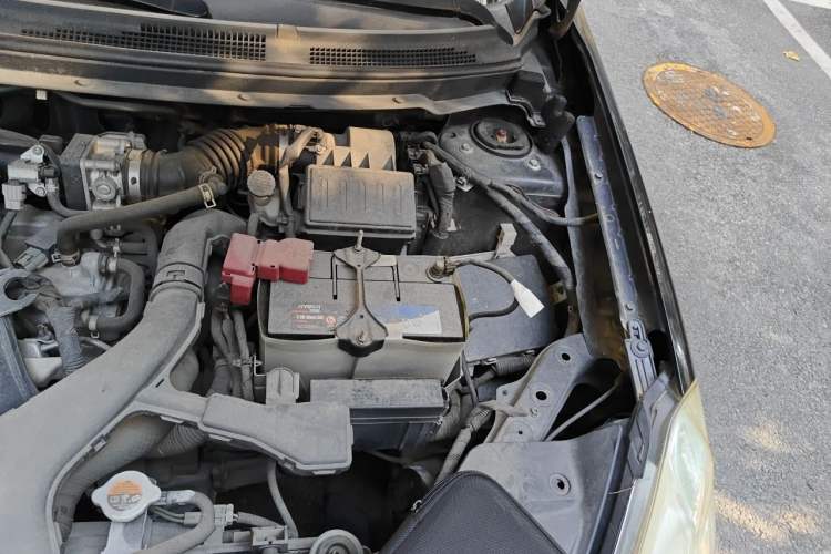 Used Nissan Sylphy 2012 Classic 1.6XE Manual Comfort Edition Engine Bay Left