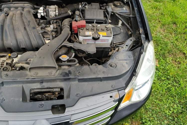 Used Nissan Sylphy 2012 Classic 1.6XE Manual Comfort Edition Engine Bay Left