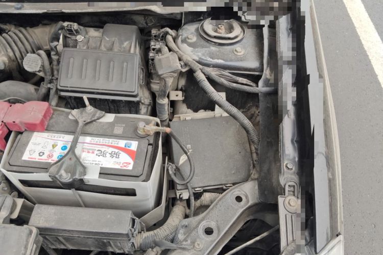 Used Nissan Sylphy 2012 Classic 1.6XE Manual Comfort Edition Engine Bay Left