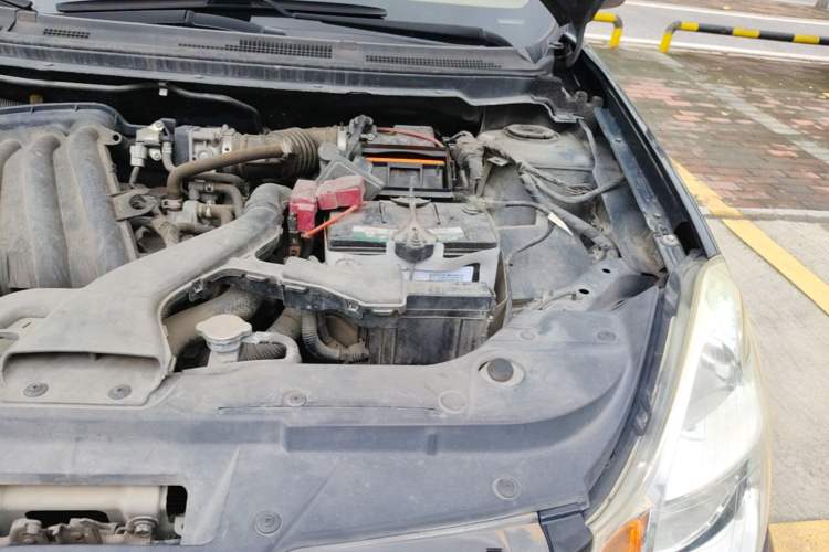 Used Nissan Sylphy 2012 Classic 1.6XE Manual Comfort Edition Engine Bay Left
