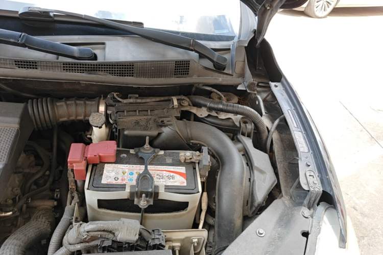 Used Nissan Sylphy 2012 1.6 XL CVT Luxury Edition Engine Bay Left