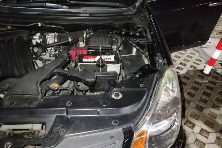 Used Nissan Sylphy 2012 Classic 1.6XE Manual Comfort Edition Engine Bay Left