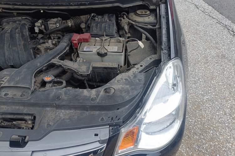 Used Nissan Sylphy 2012 Classic 1.6XE Manual Comfort Edition Engine Bay Left