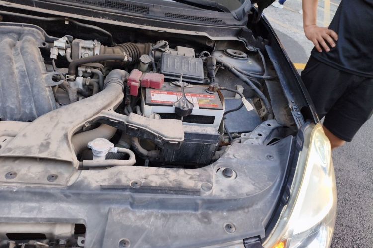 Used Nissan Sylphy 2012 Classic 1.6XE Manual Comfort Edition Engine Bay Left