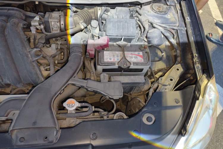Used Nissan Sylphy 2012 Classic 1.6XE Manual Comfort Edition Engine Bay Left