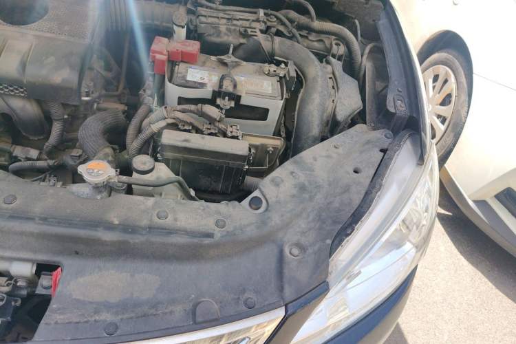 Used Nissan Sylphy 2012 1.6 XL Manual Luxury Edition Engine Bay Left