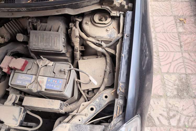 Used Nissan Sylphy 2012 Classic 1.6XE Manual Comfort Edition Engine Bay Left