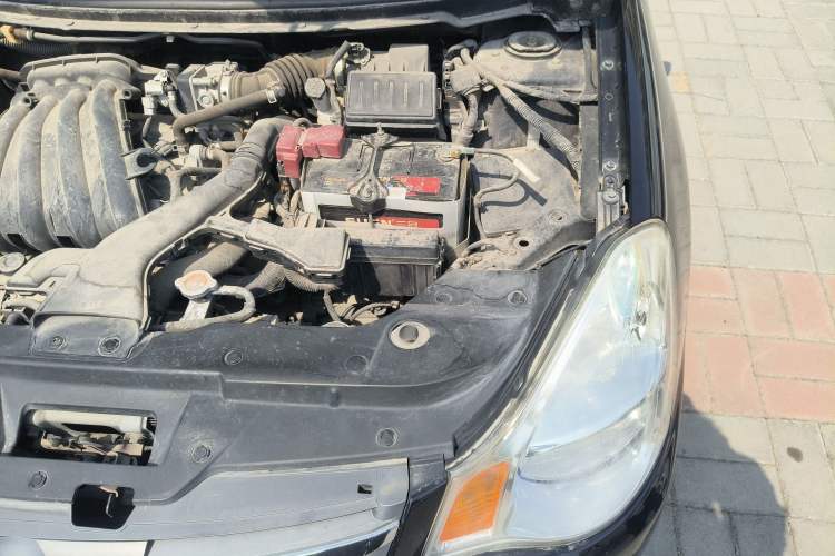 Used Nissan Sylphy 2012 Classic 1.6XL Manual Luxury Edition Engine Bay Left