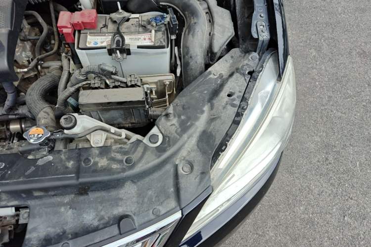 Used Nissan Sylphy 2012 1.6 XL CVT Luxury Edition Engine Bay Left