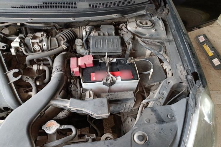 Used Nissan Sylphy 2012 Classic 1.6XE Manual Comfort Edition Engine Bay Left