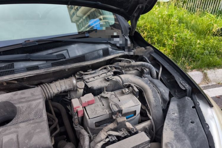 Used Nissan Sylphy 2012 1.6 XL Manual Luxury Edition Engine Bay Left