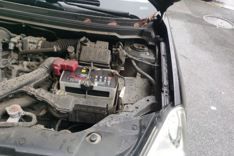 Used Nissan Sylphy 2012 Classic 1.6XE Manual Comfort Edition Engine Bay Left