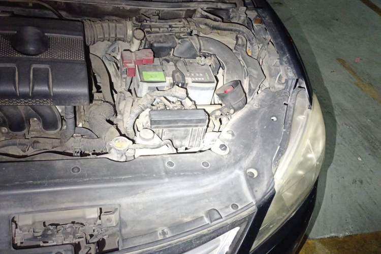Used Nissan Sylphy 2012 1.6 XL CVT Luxury Edition Engine Bay Left