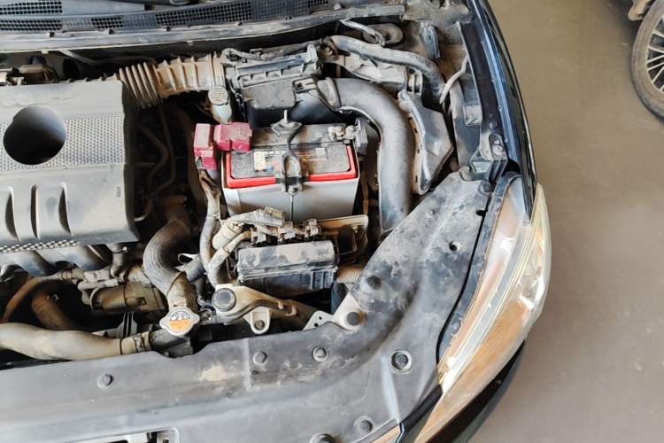 Used Nissan Sylphy 2012 1.6XE CVT Comfort Edition Engine Bay Left