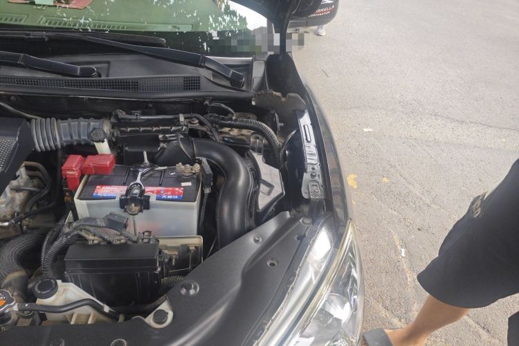 Used Nissan Sylphy 2012 1.6 XL Manual Luxury Edition Engine Bay Left