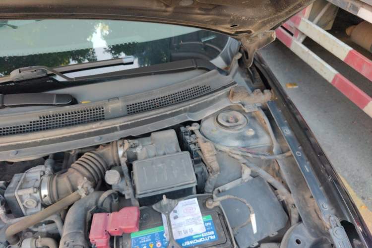 Used Nissan Sylphy 2012 Classic 1.6XE Automatic Comfort Edition Engine Bay Left