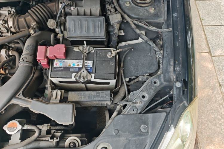 Used Nissan Sylphy 2012 Classic 1.6XE Manual Comfort Edition Engine Bay Left