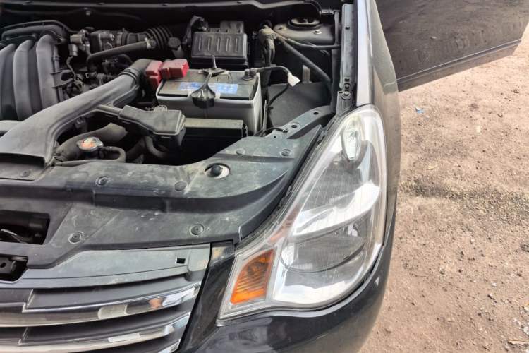 Used Nissan Sylphy 2012 Classic 1.6XE Manual Comfort Edition Engine Bay Left