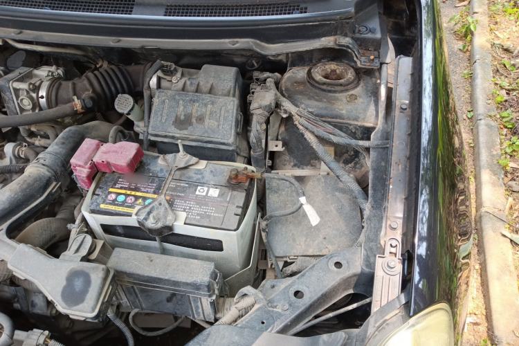 Used Nissan Sylphy 2012 Classic 1.6XE Manual Comfort Edition Engine Bay Left
