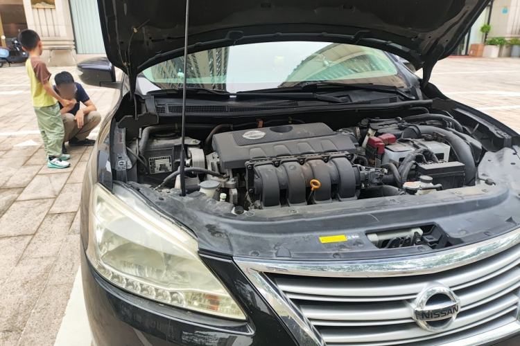 Used Nissan Sylphy 2012 1.8XL CVT Luxury Edition Engine Bay Right