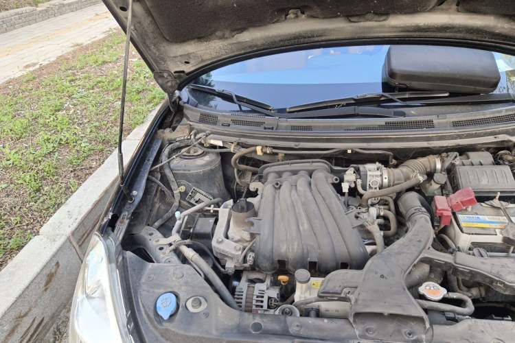 Used Nissan Sylphy 2012 Classic 1.6XE Manual Comfort Edition Engine Bay Right