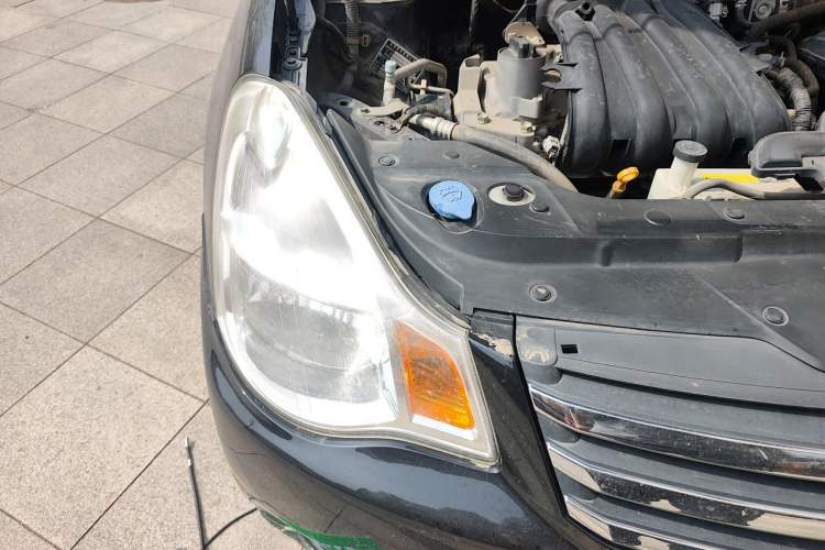 Used Nissan Sylphy 2012 Classic 1.6XE Manual Comfort Edition Engine Bay Right