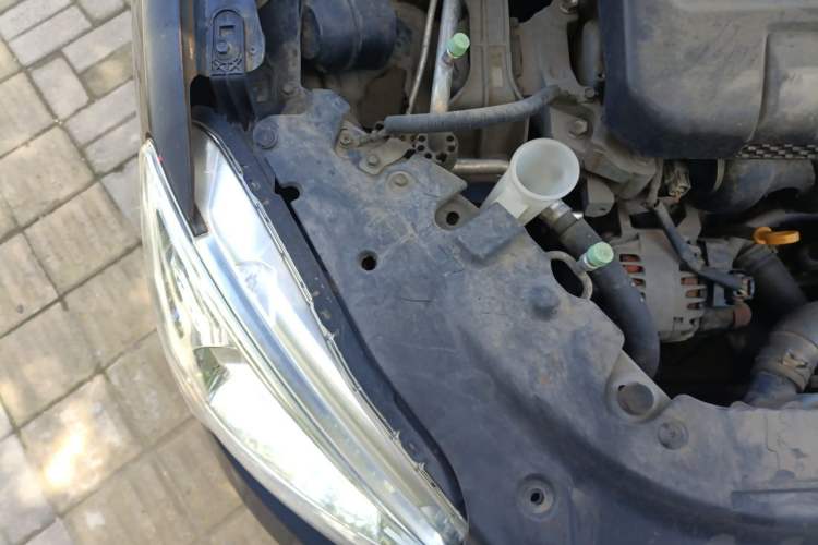 Used Nissan Sylphy 2012 1.6 XL CVT Luxury Edition Engine Bay Right
