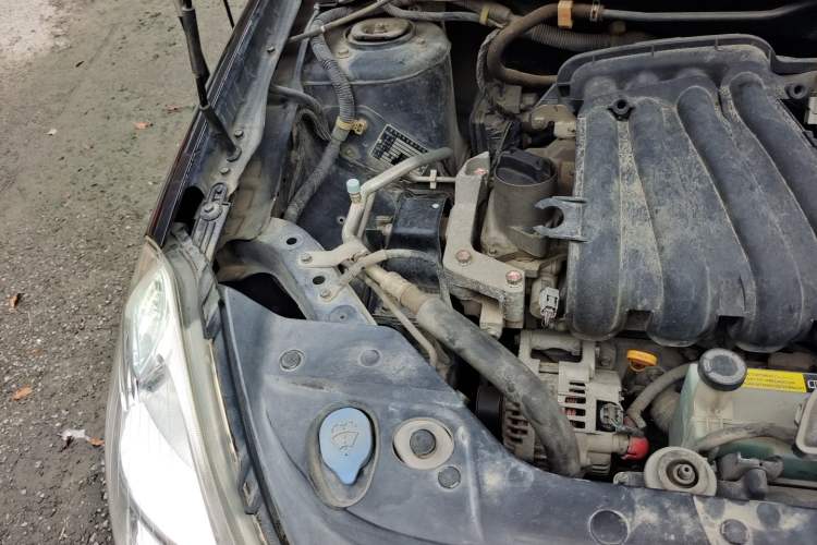 Used Nissan Sylphy 2012 Classic 1.6XE Manual Comfort Edition Engine Bay Right