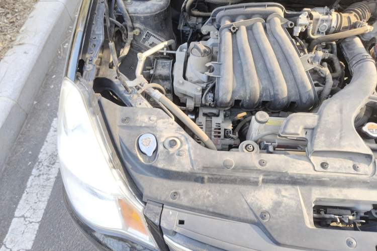 Used Nissan Sylphy 2012 Classic 1.6XE Manual Comfort Edition Engine Bay Right