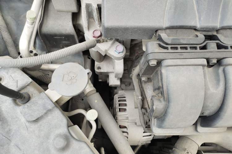 Used Nissan Sylphy 2012 1.8XL CVT Luxury Edition Engine Bay Right