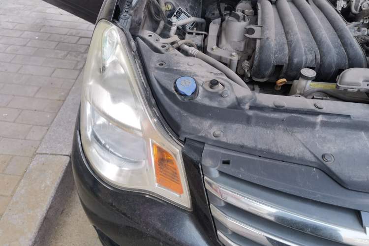 Used Nissan Sylphy 2012 Classic 1.6XE Manual Comfort Edition Engine Bay Right